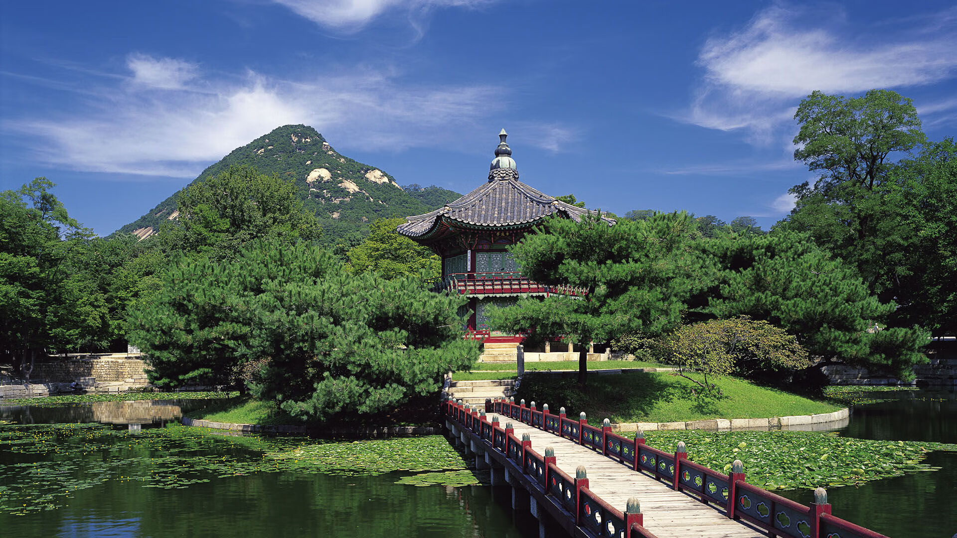 大洋彼岸的篮球风暴,拉文高能输出,新疆队单节击穿马刺